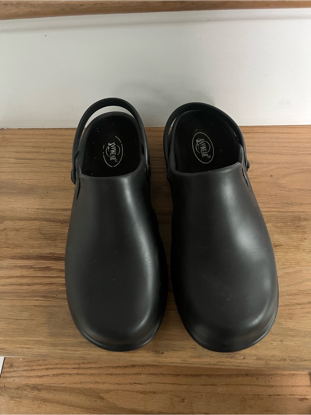 Women’s Black Classic Slip-On Clogs with Heel Strap